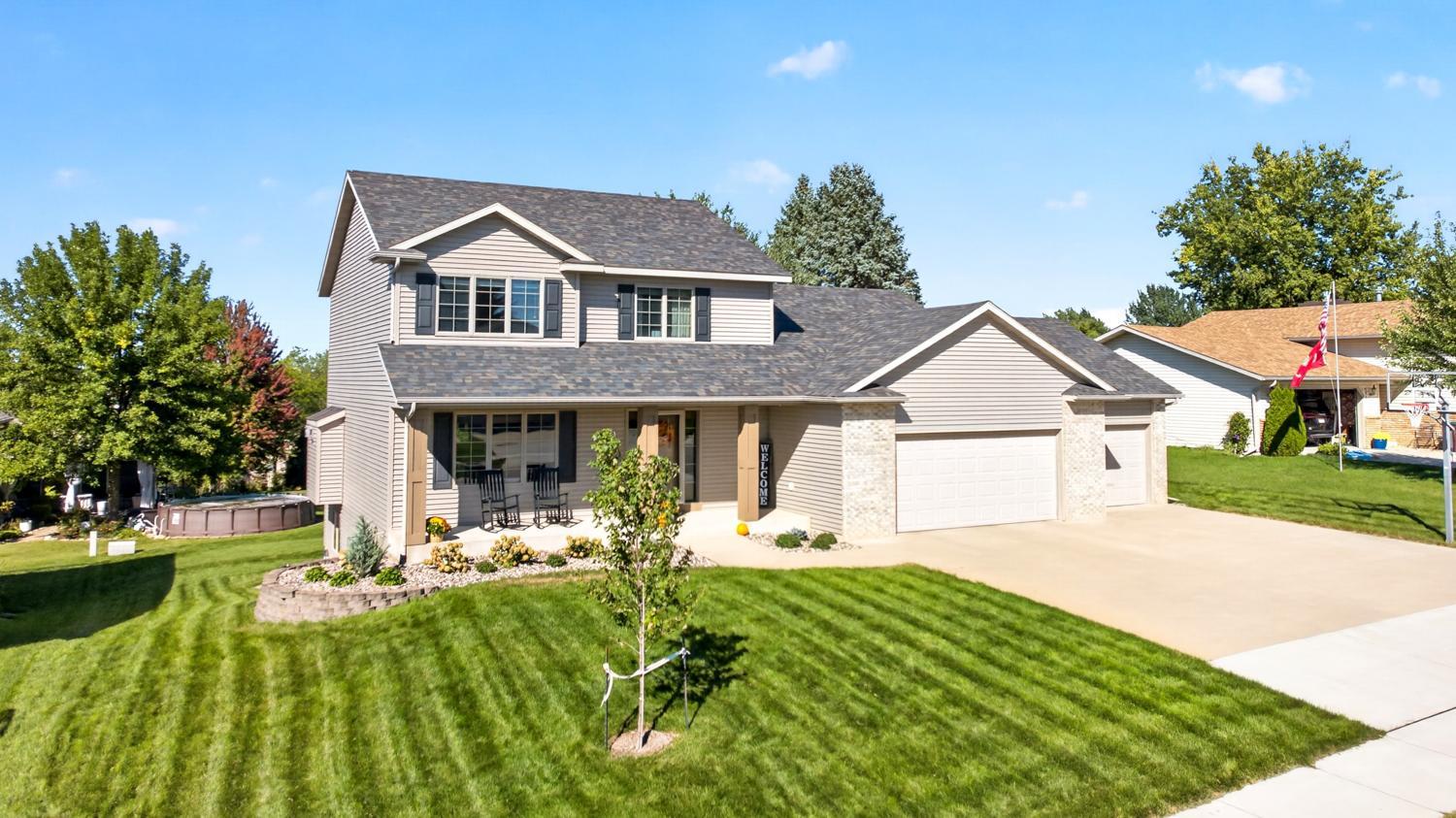 Welcome home to this beautiful Byron retreat