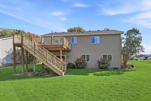 952 S Chestnut Street, Belle Plaine, MN 56011
