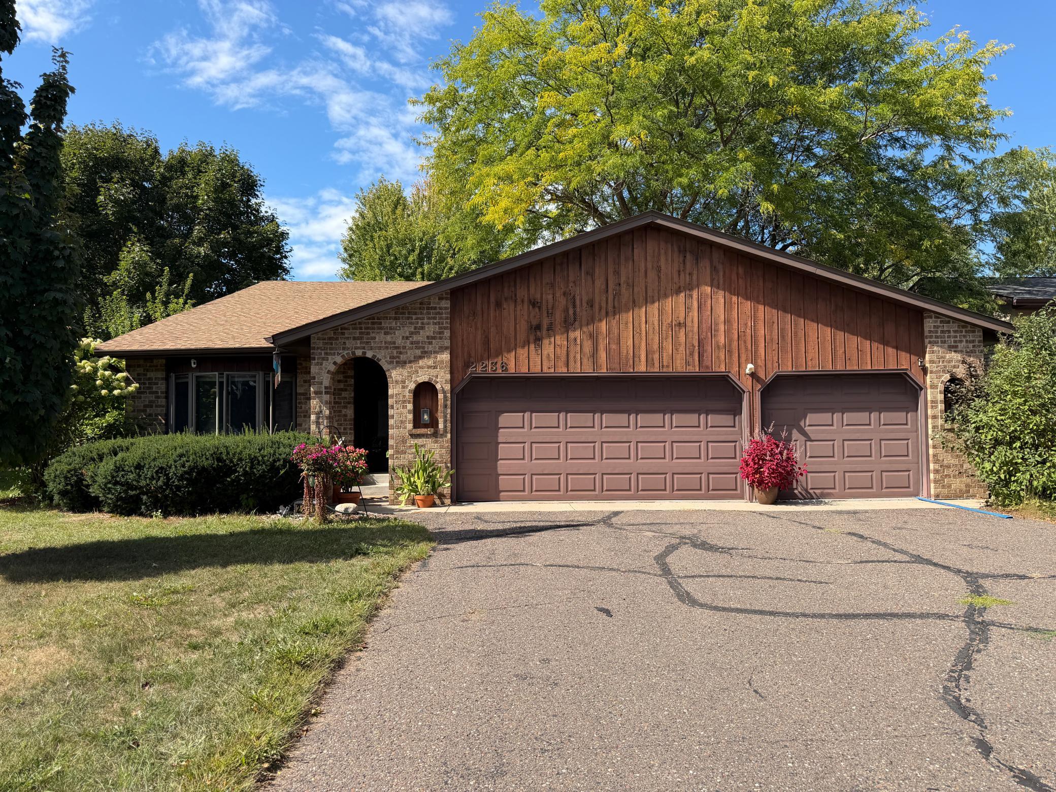 Property photo for 2236 Helena Avenue N, Oakdale, MN 55128