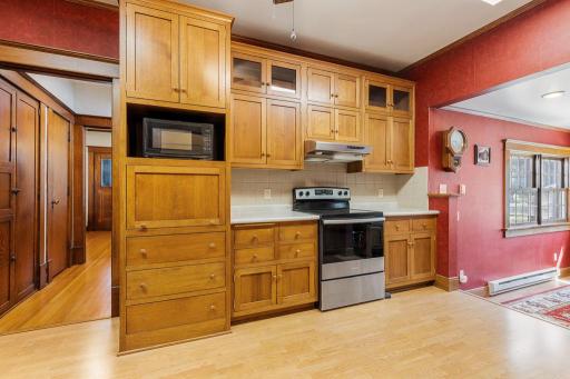 Quartersawn oak cabinetry.