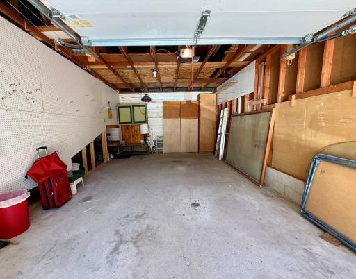 501 E Lyon St Garage.jpg
