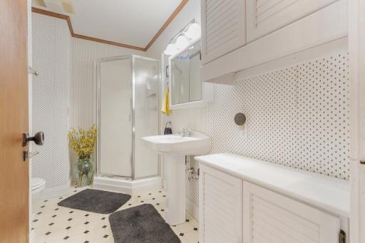 2nd Floor Bath