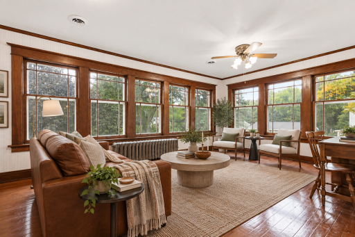 virtual staged upper level sun room.png