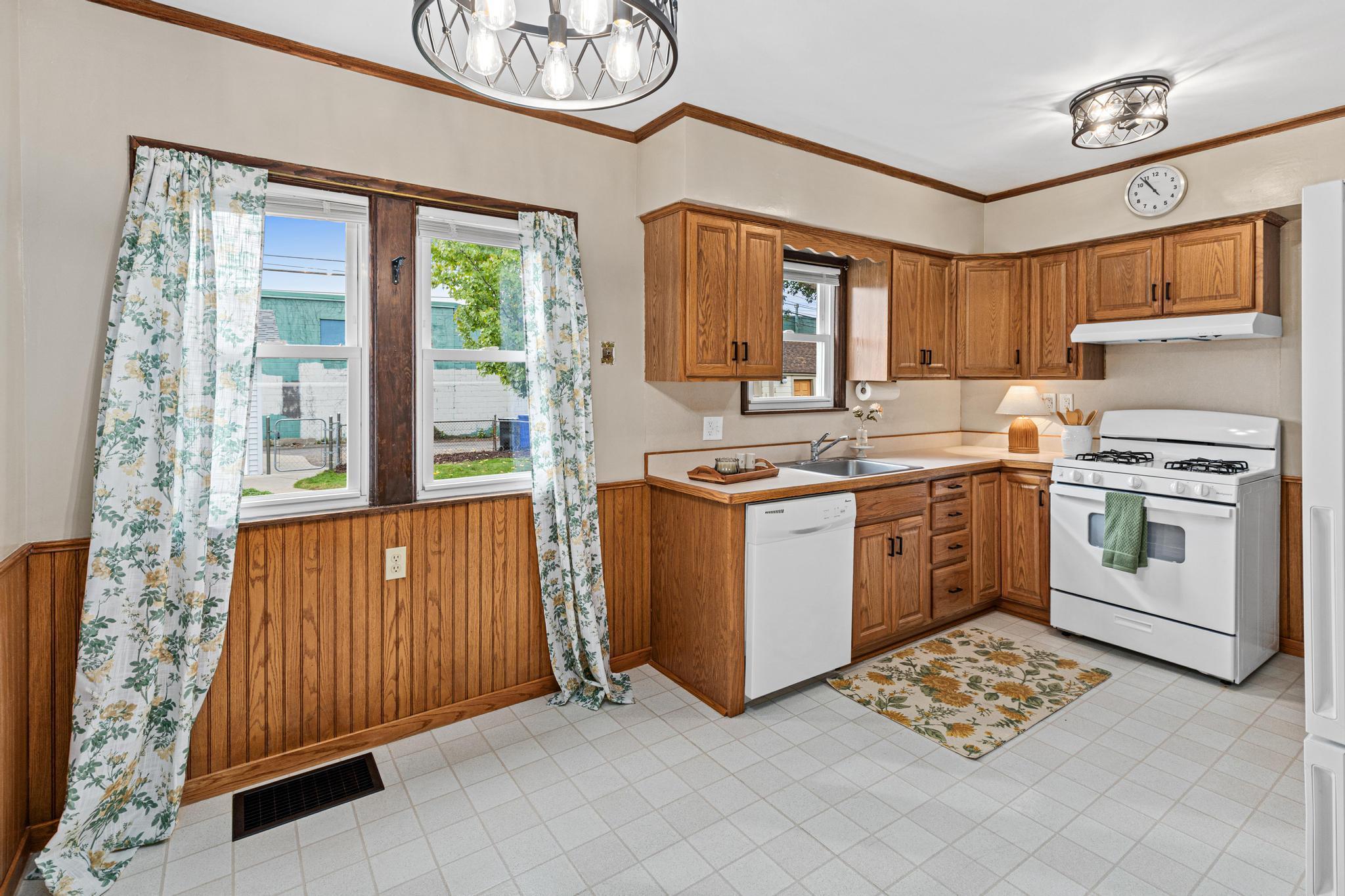 1658 Sherburne Avenue-5.jpg