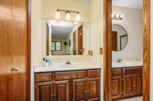 Sink in primary with access to full bath