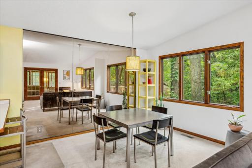 Space to accommodate various sized dining room tables