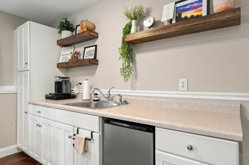 LL Wet Bar Area