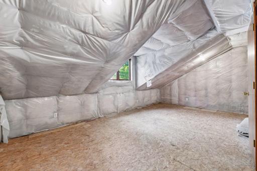 Approximately 284 square feet of unfinished upper-level spaceâexcellent potential for a fourth bedroom, office, den, or additional finished living area.