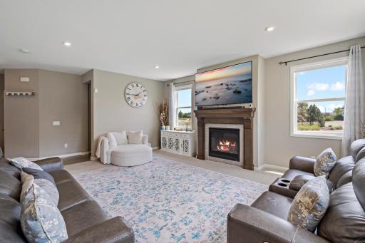 Gas fireplace for cozy evening and easy ambiance.