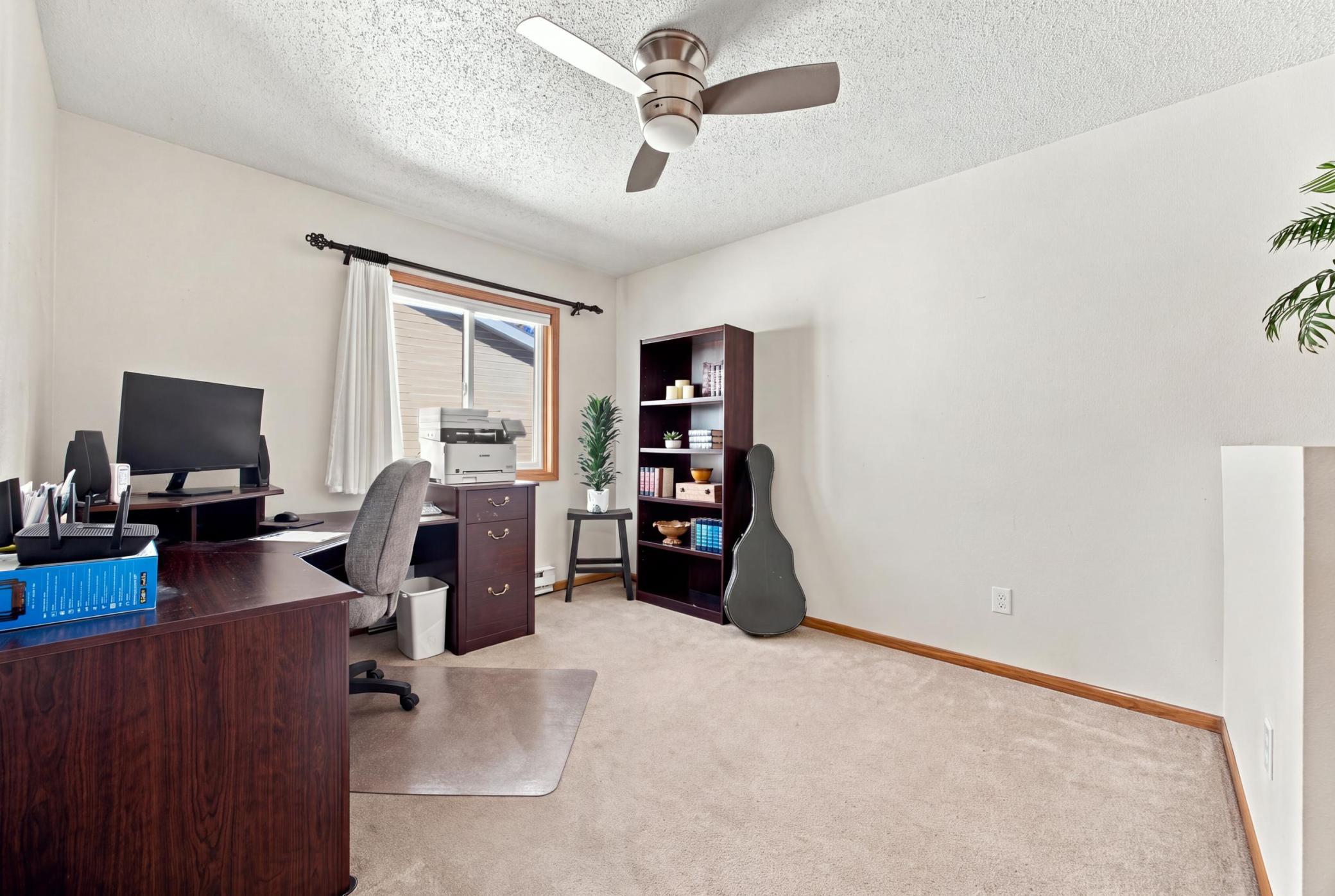 Bedroom 2/ Office