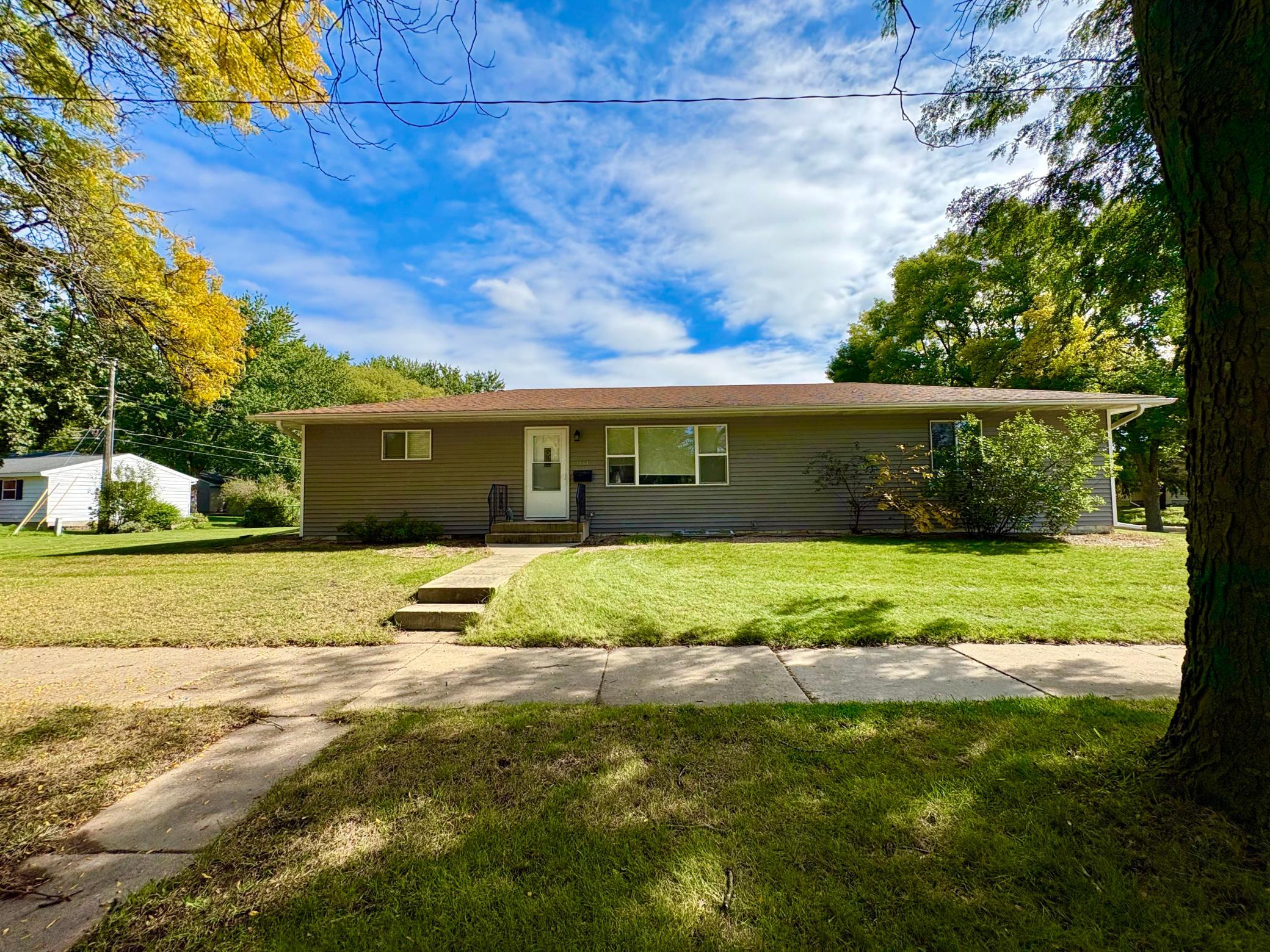 Property photo for 1464 6th Avenue SE, Rochester, MN 55904