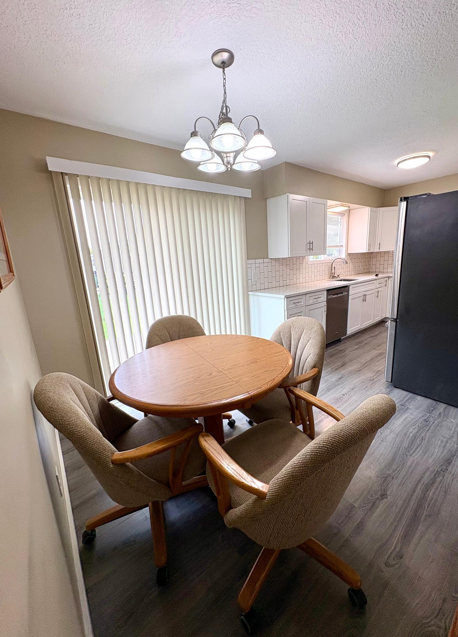 Kitchen dining