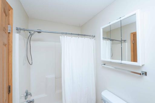 5272 N 207th Street N, Forest Lake, MN 55025