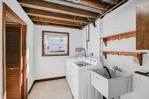 Lower level laundry