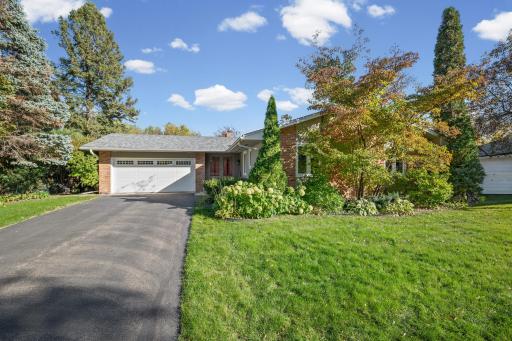 Flat western facing driveway