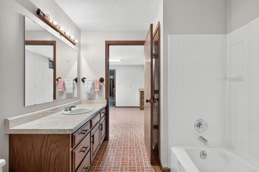 401 Shady Lane, Norwood Young America, MN 55397