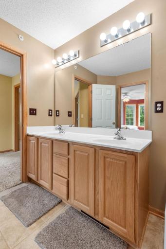 8841 Brunswick Path, Inver Grove Heights, MN 55076