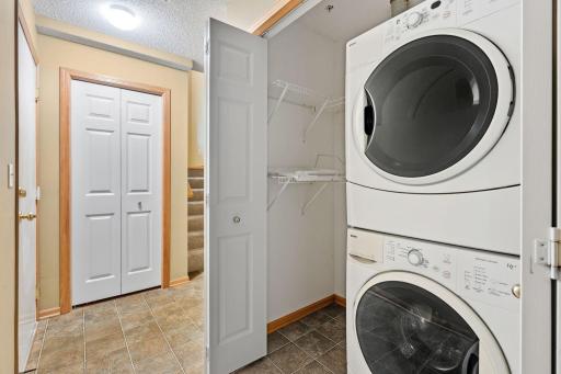 8841 Brunswick Path, Inver Grove Heights, MN 55076