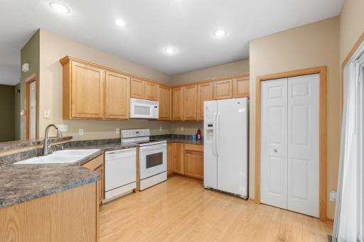 8841 Brunswick Path, Inver Grove Heights, MN 55076