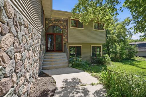 10515 Old County Road 15, Minneapolis, MN 55441