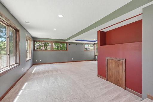 10515 Old County Road 15, Minneapolis, MN 55441