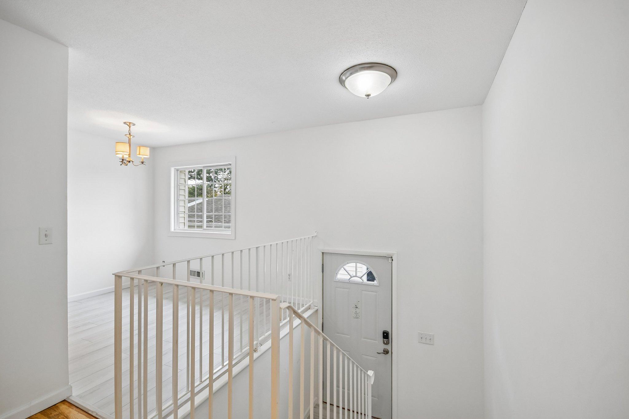 3-web-or-mls-Drake St-S1410-005.jpg