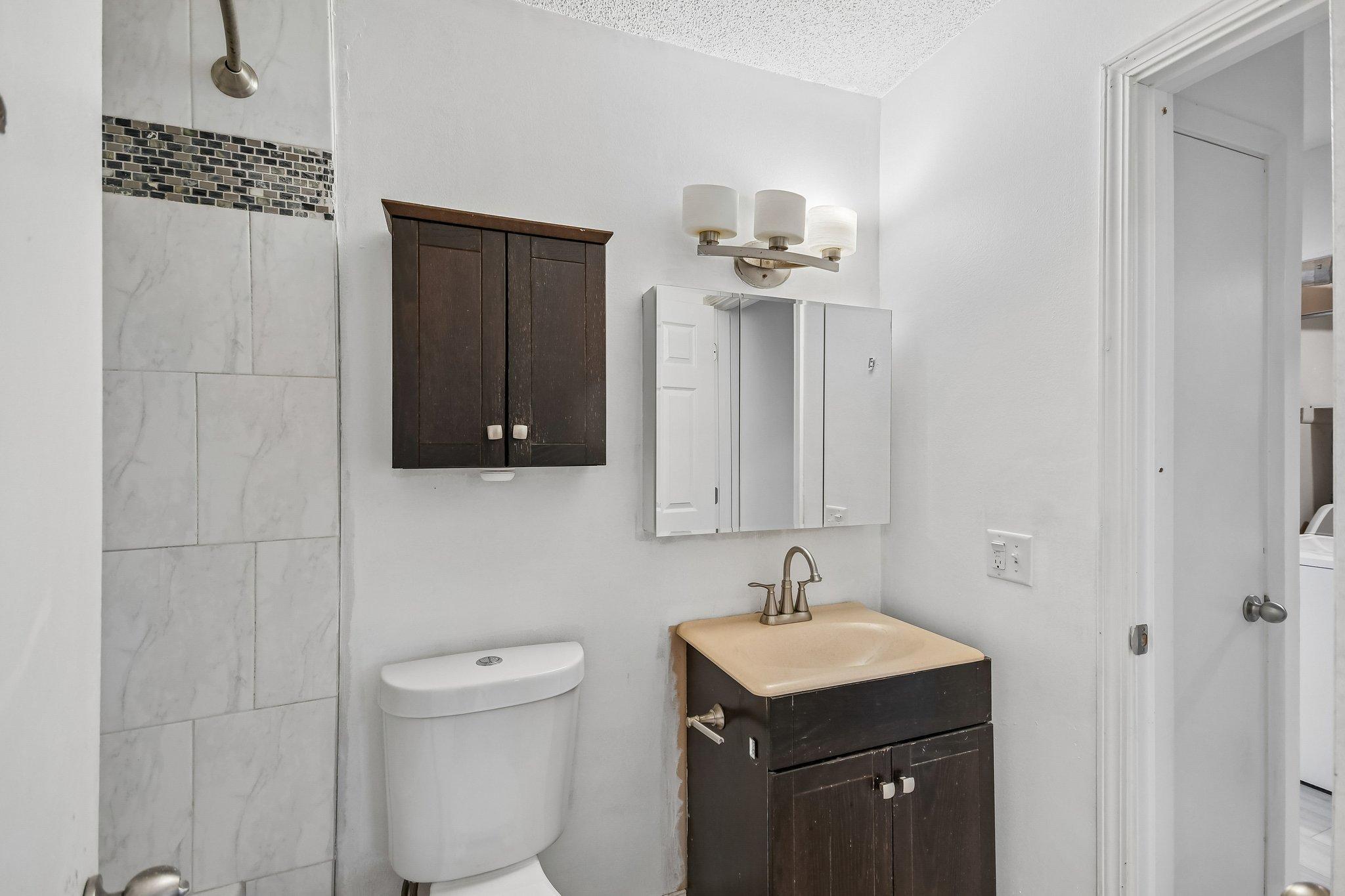 20-web-or-mls-Drake St-S1410-022.jpg