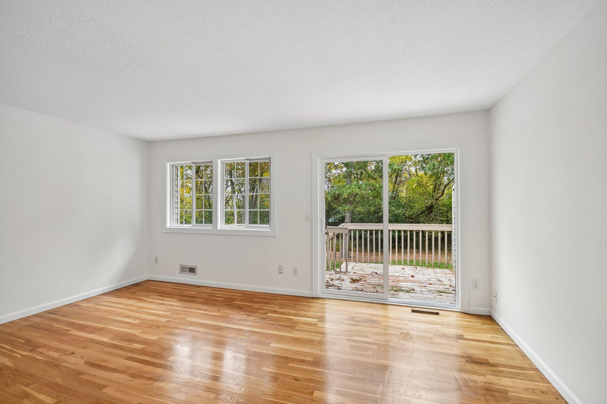 5-web-or-mls-Drake St-S1410-007.jpg