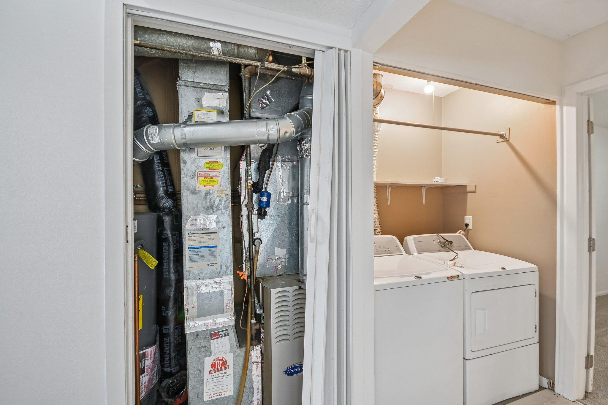 24-web-or-mls-Drake St-S1410-026.jpg