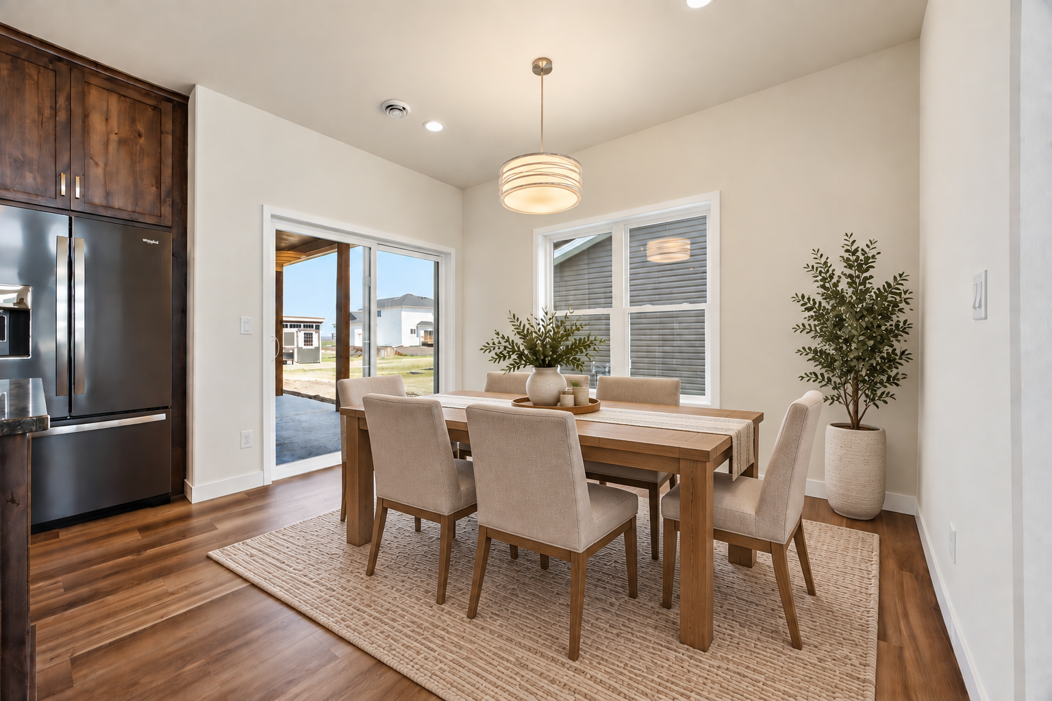 Dining Room - VIRTUALLY Staged