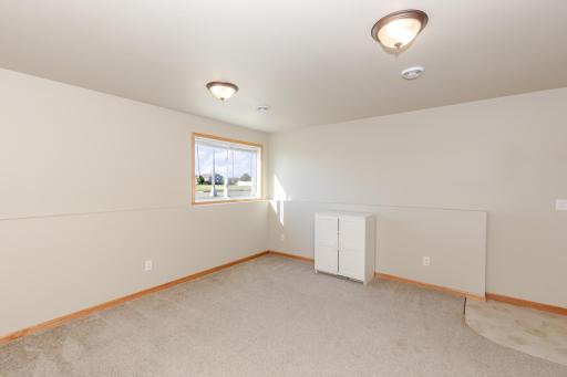 3299 Maple Leaf Loop S, Fargo, ND 58104