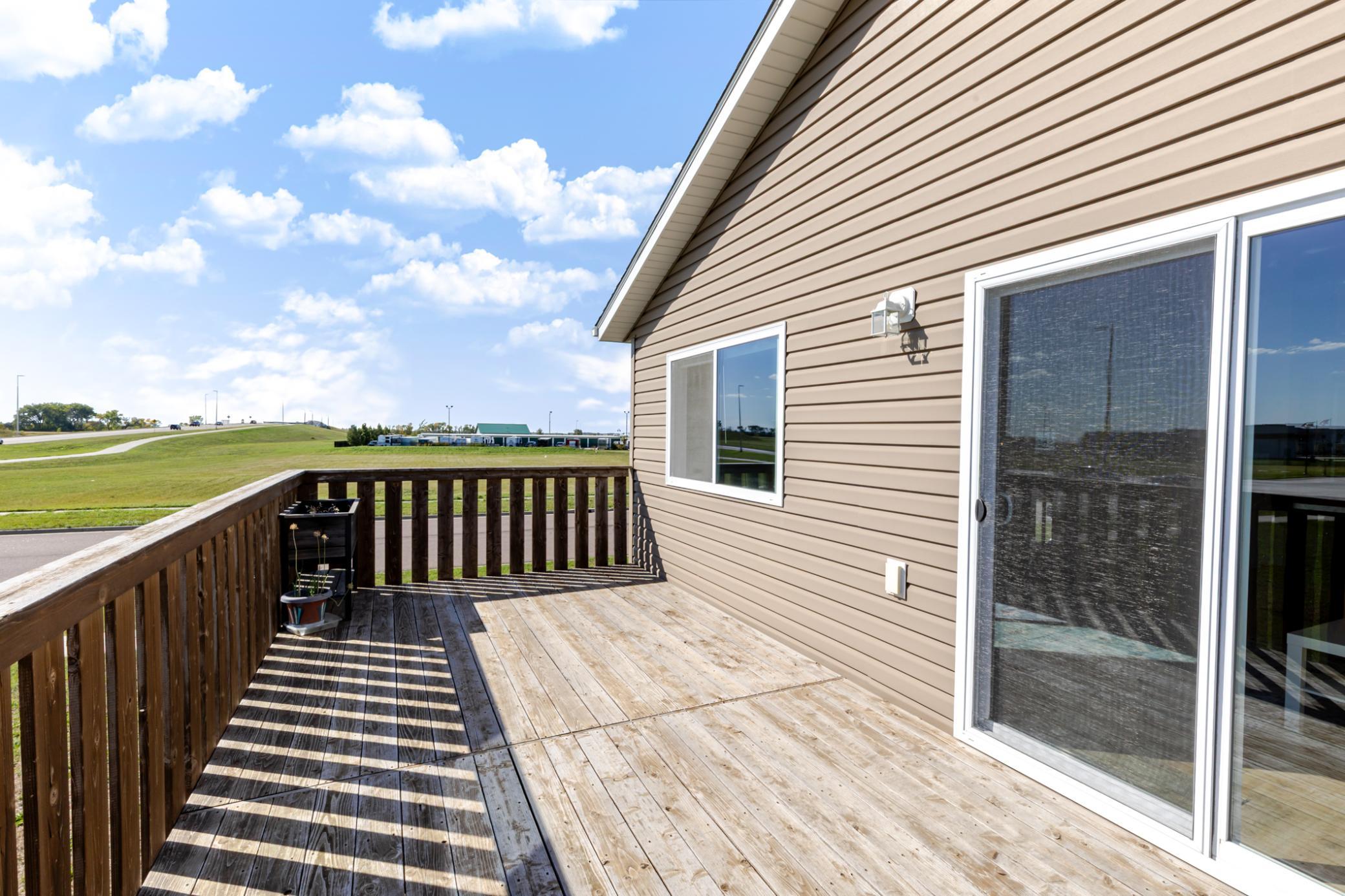 Exterior/Deck