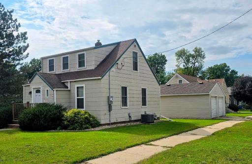 504 6th Avenue SW, Pipestone, MN 56164