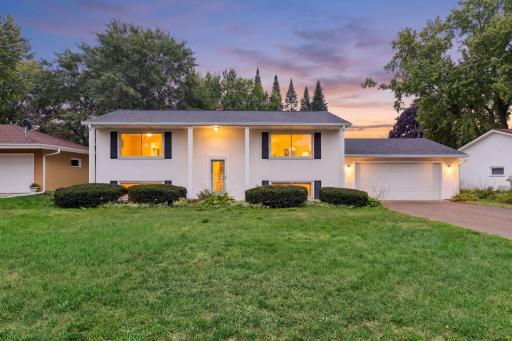 1616 Sandhurst Avenue E, Saint Paul, MN 55109