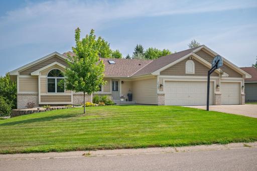 16185 Inglewood Drive, Lakeville, MN 55044
