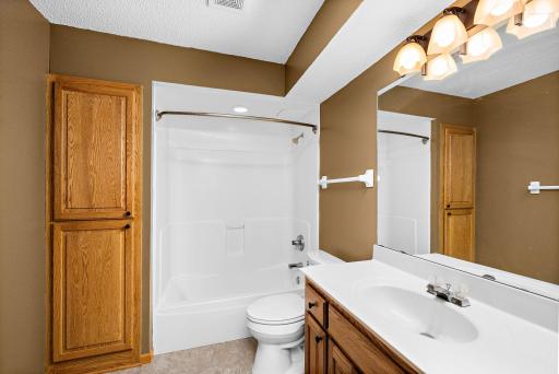 16185 Inglewood Drive, Lakeville, MN 55044