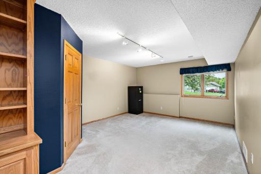 16185 Inglewood Drive, Lakeville, MN 55044