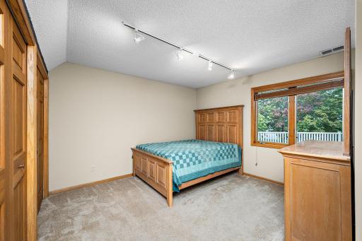 16185 Inglewood Drive, Lakeville, MN 55044