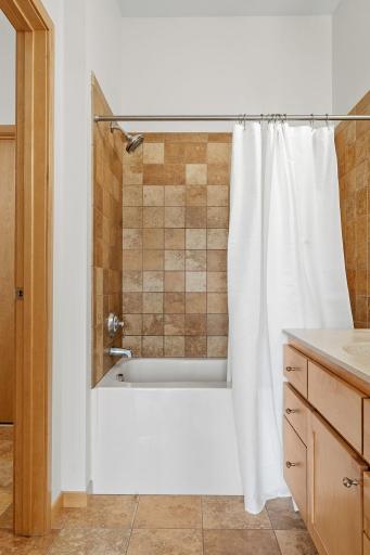 79-web-or-mls-4525 Park Commons Dr Additional Photos-14.jpg