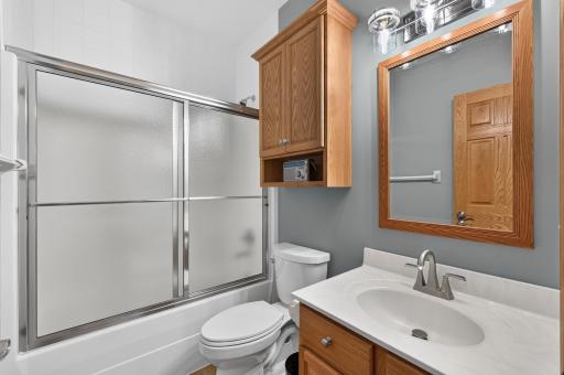 Secondary Full Bath on Main