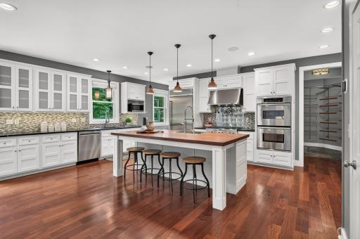 19055 Ridgewood Road, Wayzata, MN 55391