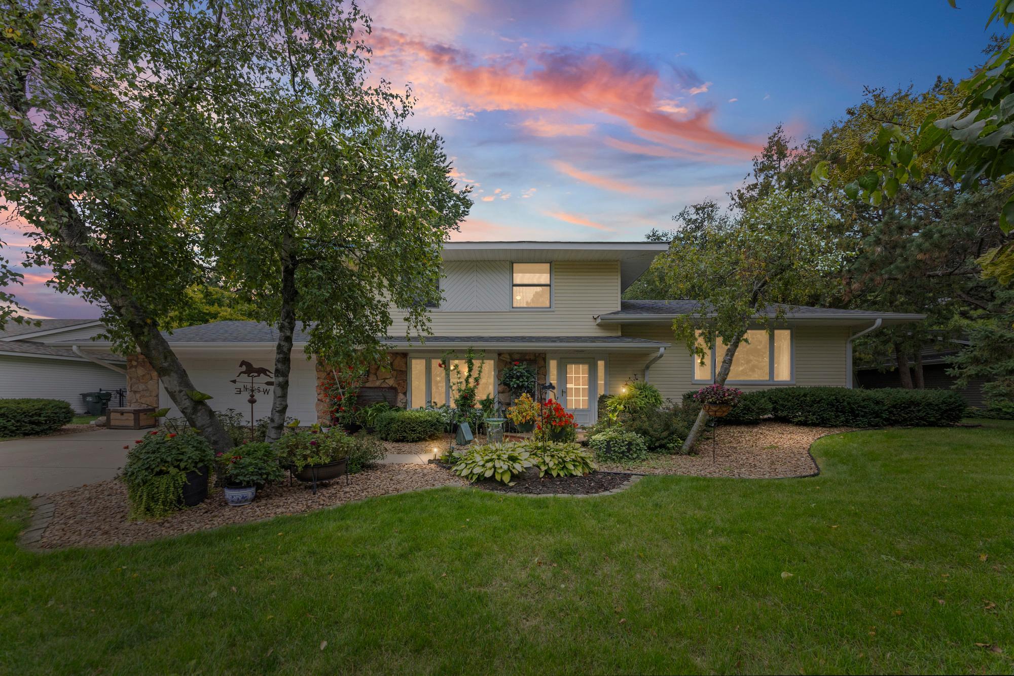 Property photo for 228 Walnut Lane, Apple Valley, MN 55124