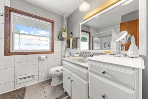 228 Walnut Lane, Apple Valley, MN 55124