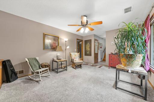 228 Walnut Lane, Apple Valley, MN 55124