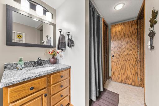 228 Walnut Lane, Apple Valley, MN 55124
