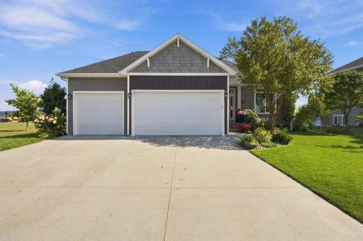 6016 Autumn Drive S, Fargo, ND 58104