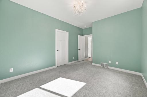 6016 Autumn Drive S, Fargo, ND 58104