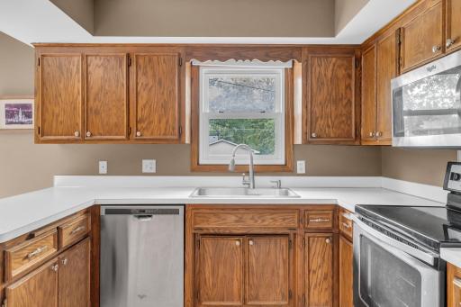 246 kitchen4.jpg