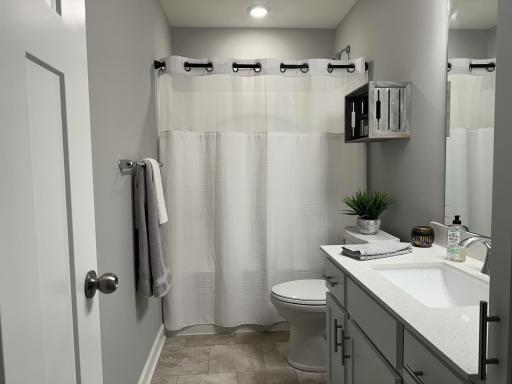 2nd Bathroom 1.jpg