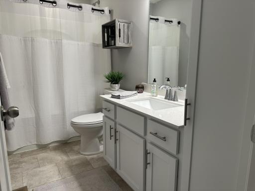 2nd Bathroom 2.jpg